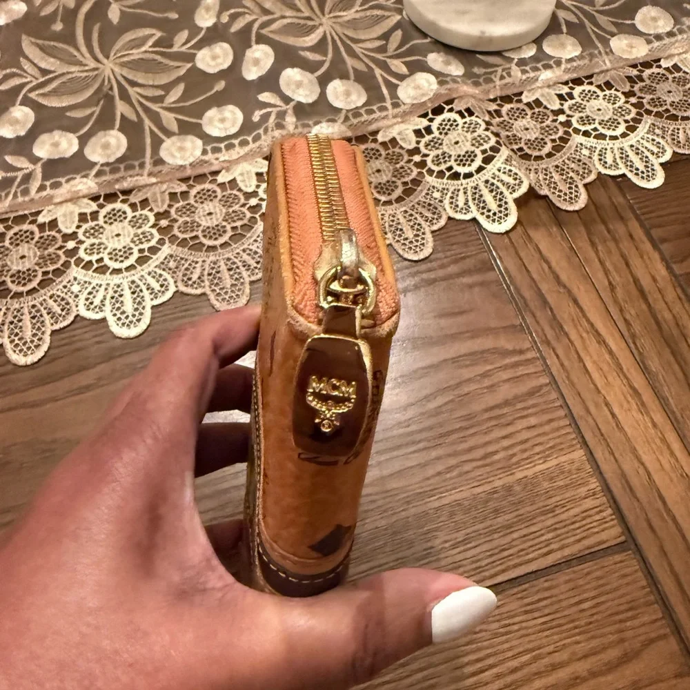 MCM Visetos Zipper Around Wallet - Picture 8 of 11